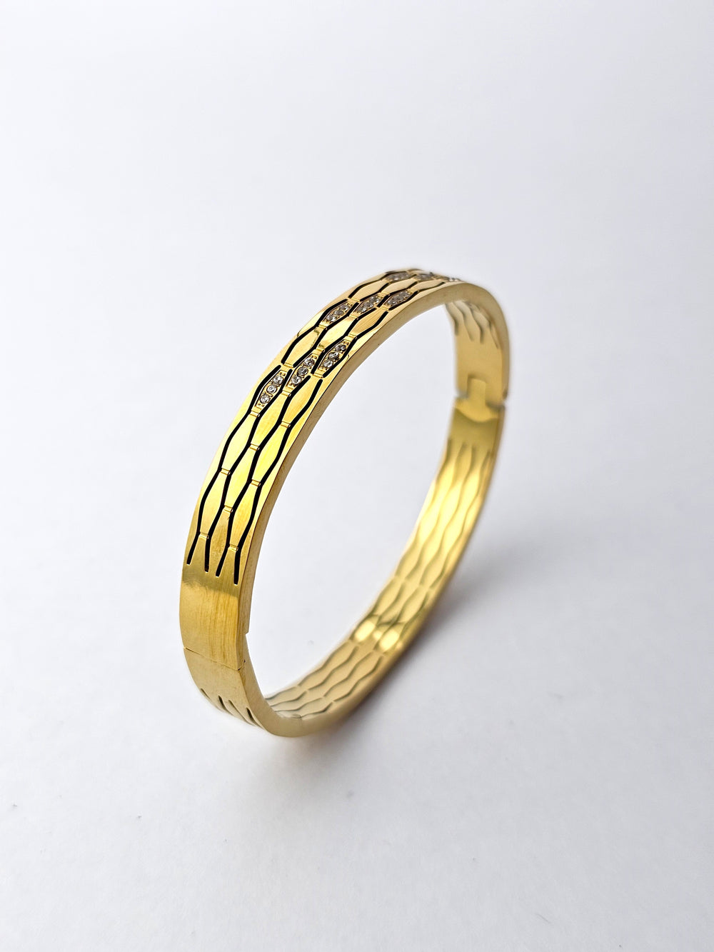The Thalassa Wave Bangle