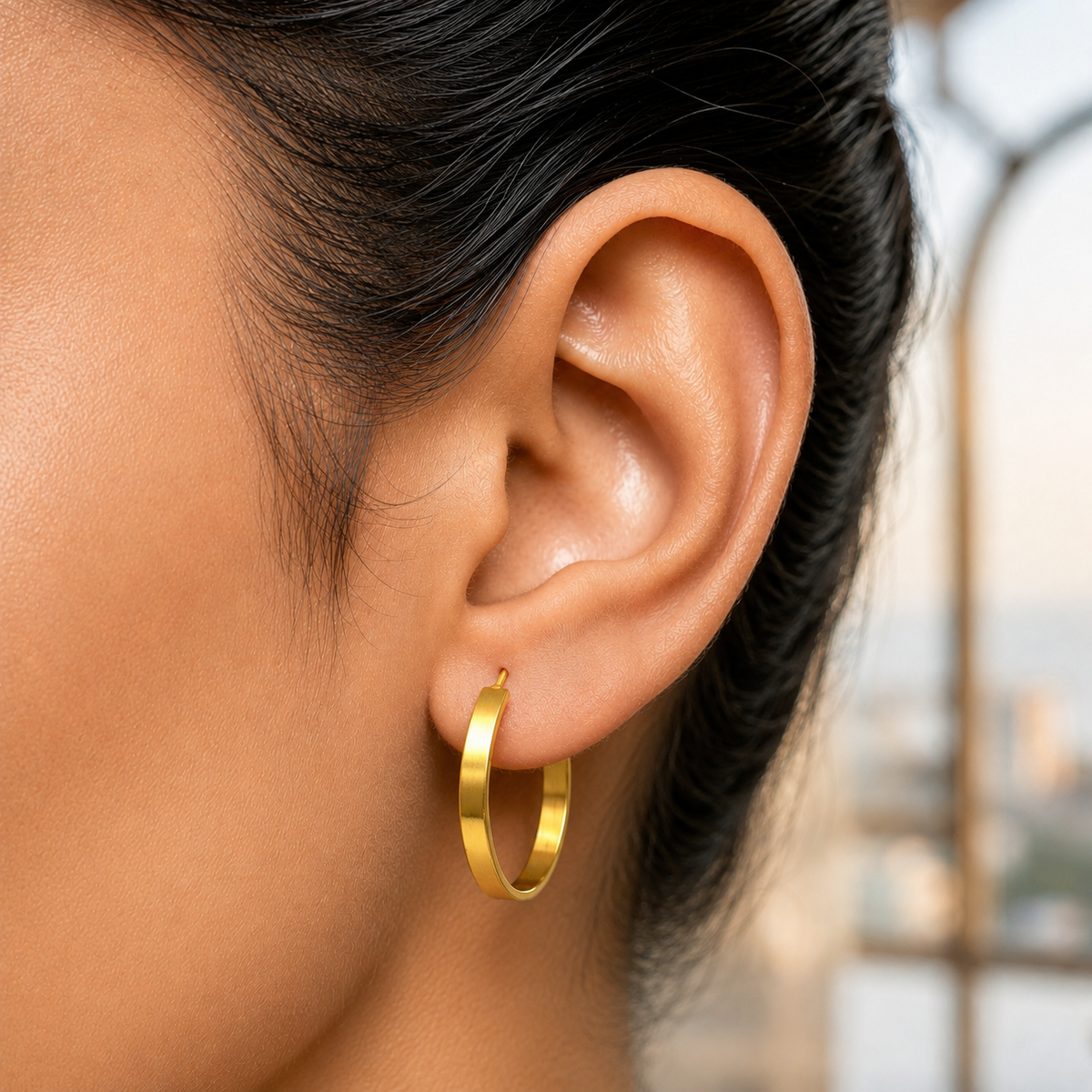 The Classic Gold Band Hoop Earrings - Medium
