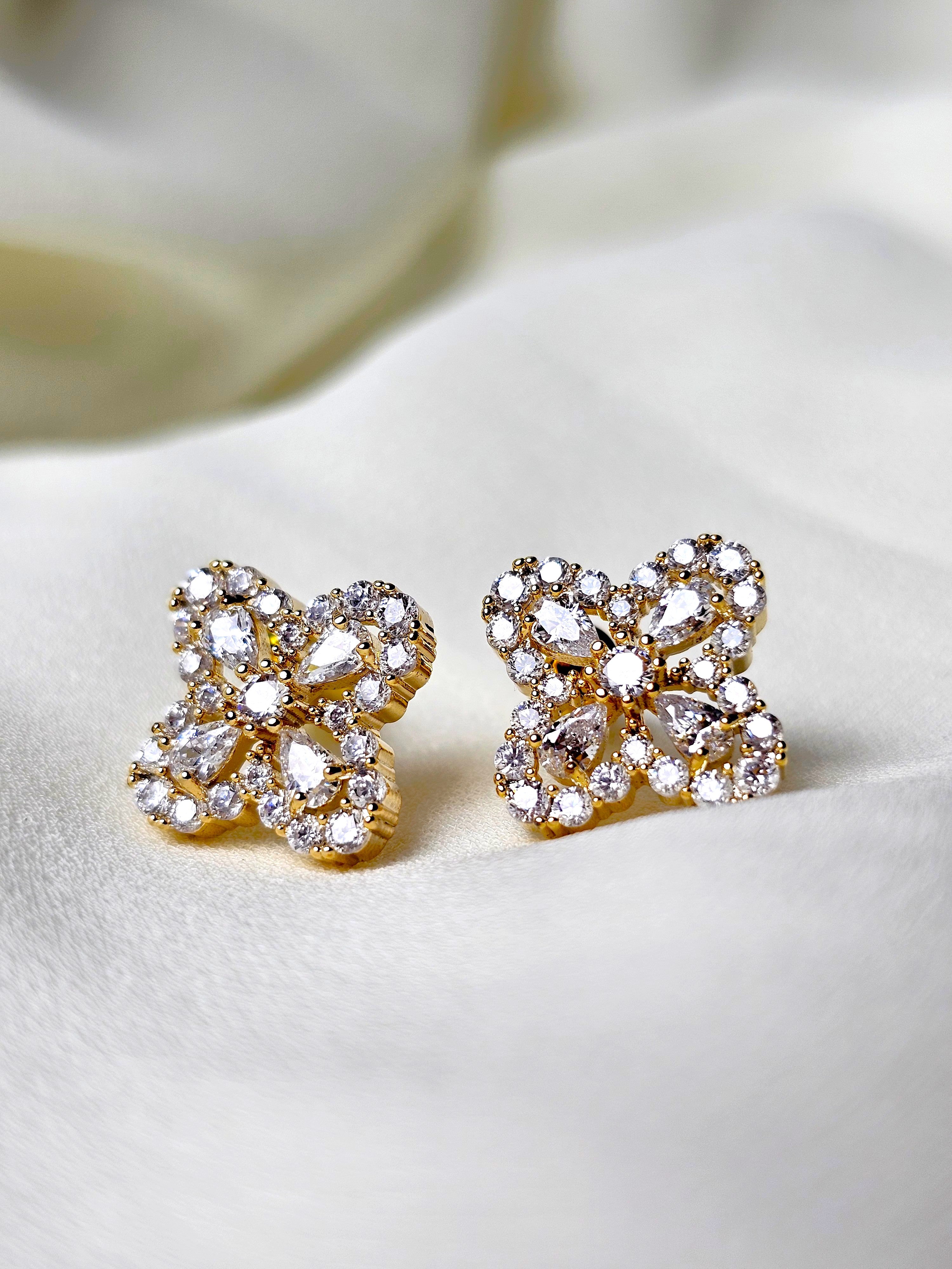 The Golden Clover Stud Earrings