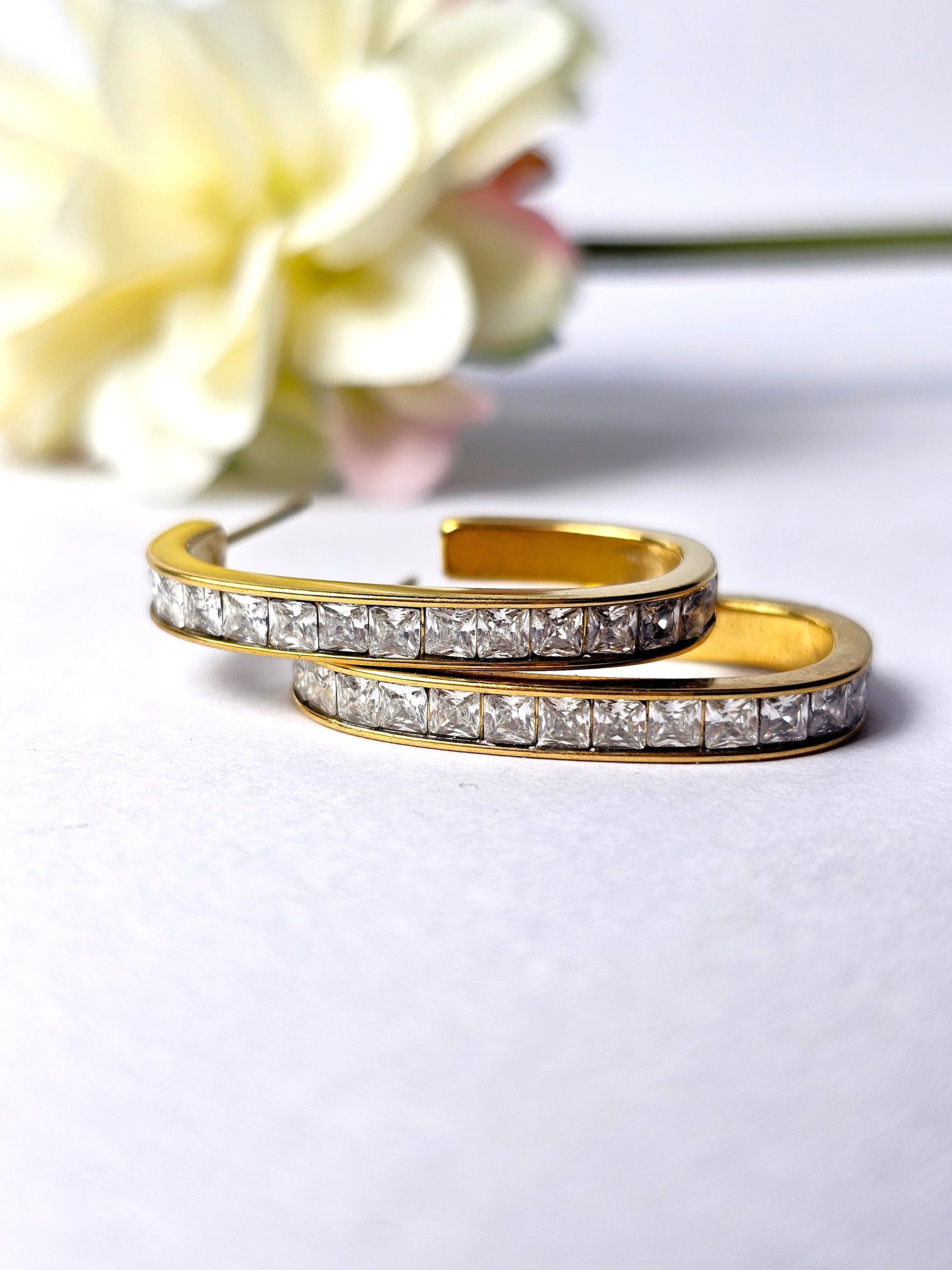 Modern Curve Hoops