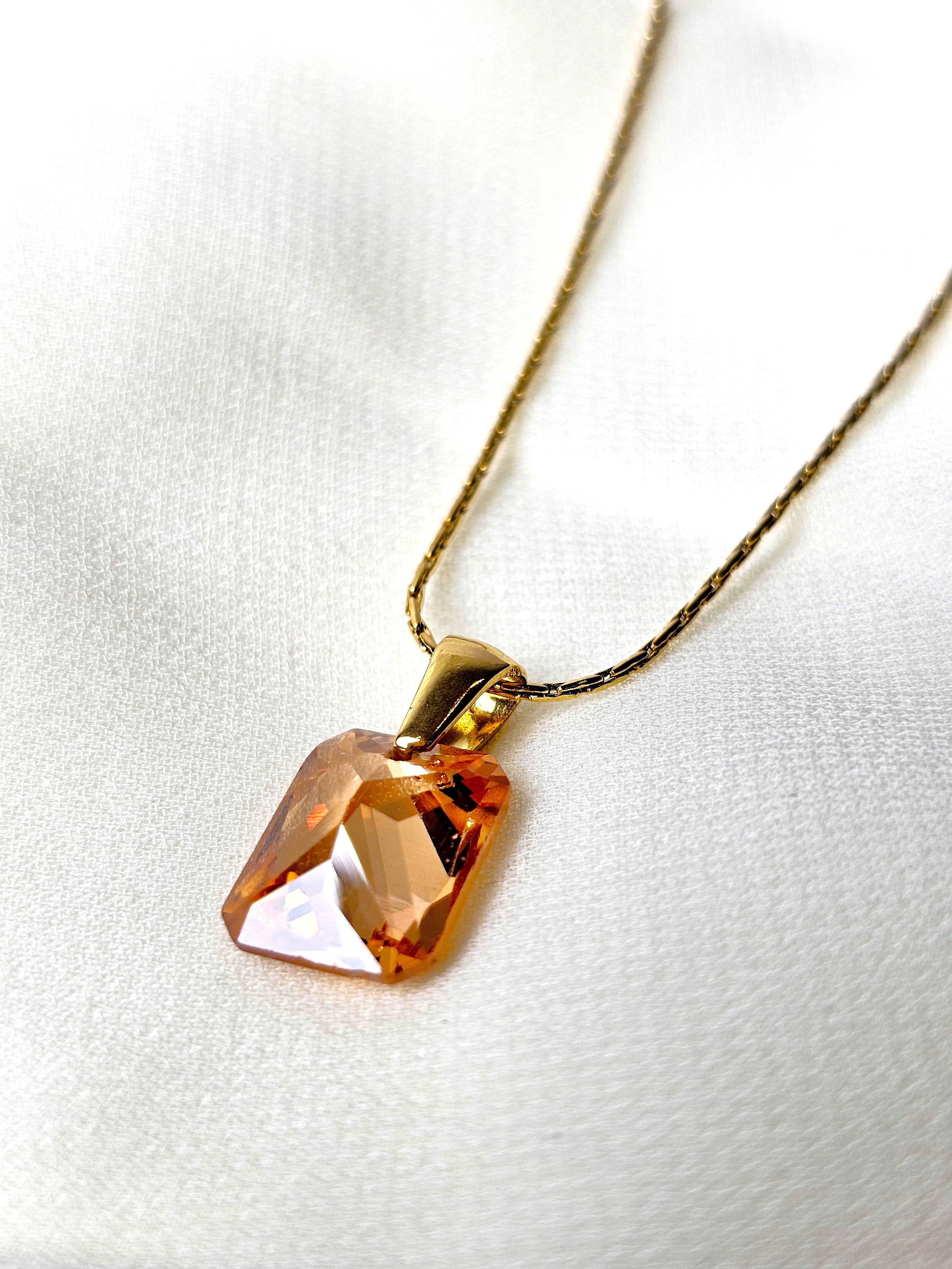 The Amber Aura Pendant